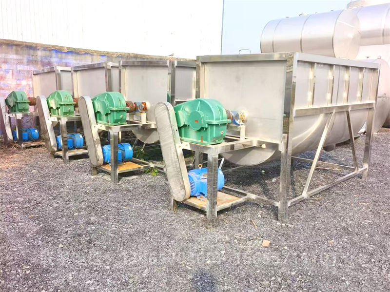 不銹鋼螺帶混合機(jī).jpg